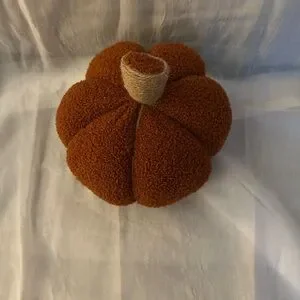Small Bouclé Pumpkin With Twine Stem