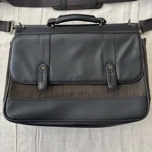 Solo New York Thompson Briefcase Laptop Bag Tablet Carrying Case Travel Strap