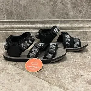 Sonoma Gravity Boys Adjustable Sandals Camo Grey Size 1 NEW