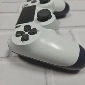Sony DualShock 4 Wireless Controller PlayStation 4 - White – Broken Or For Parts