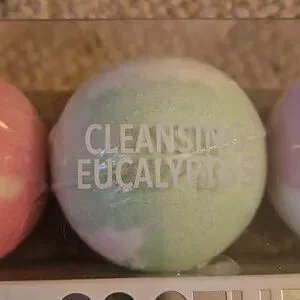 Soothe & Soak Bath Bombs NWB