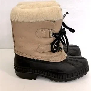 Sorel Boots tan And Black Size 13 Children