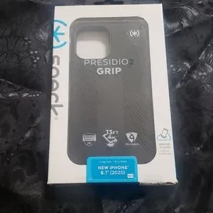 Speck Presidio2 Grip IPHONE 6.1" (2020) NIB