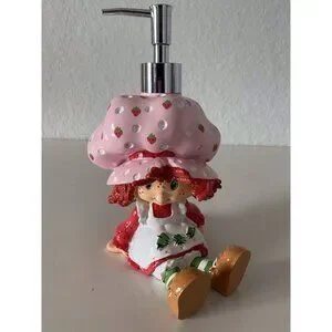 STRAWBERRY SHORTCAKE Figural Ceramic Soap Lotion Pump Dispenser Classic NEW