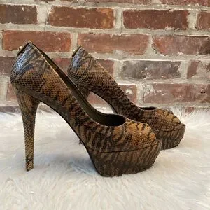 Stuart Weitzman Snake Print Peep Toe Stiletto Platform Pumps Size 10.5 Stuart Weitzman Snake Print Peep Toe Stiletto Platform Pumps Size 10.5