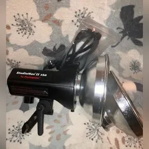 StudioMax II 160 Studio Monolight by Photogenic w/ extra reflector