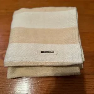 swans island company organic American cotton throw 35.5” X 35.5”