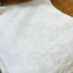 Tablecloth Floral Roses 50% Cotton/Linen 36” x 66”