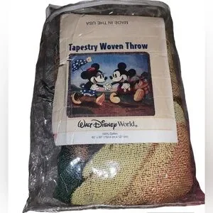TAPESTRY WOVEN THROW