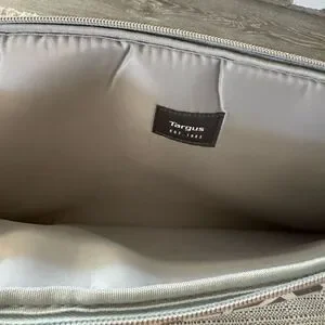 Targus Laptop Computer Sleeve Case 15x11 White Grey Padded Zipper Pocket