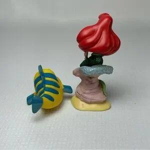 The Little Mermaid PRINCESS ARIEL Glitter Dress & Flounder Figures Disney
