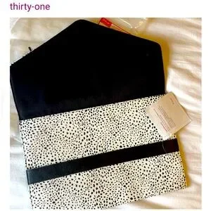 Thirty-One Dainty Black & White Speckled Laptop/Tablet Sleeve Case