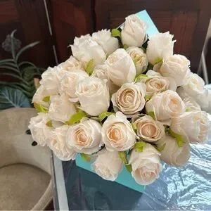 TIFFANY & CO. Large Blue Box With Cream Rose Floral Bouquet Decor Wedding Bridal