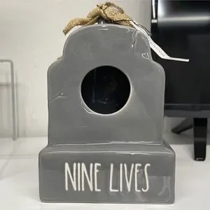 TOMBSTONE BIRDHOUSE "NINE LIVES" - RAE DUNN