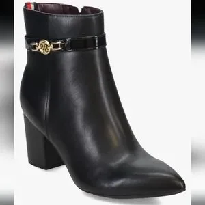 Tommy Hilfiger black ankle pointed toe boots size 9.5 Tommy Hilfiger black ankle pointed toe boots size 9.5