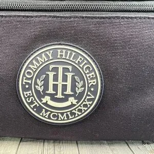 TOMMY HILFIGER Sean Canvas Logo Graphic Duffle Bag Men’s Navy New $158