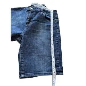 Tommy Hilfiger Size 6 Denim Shorts Modest Flat Front