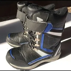 Totes boy snow boots