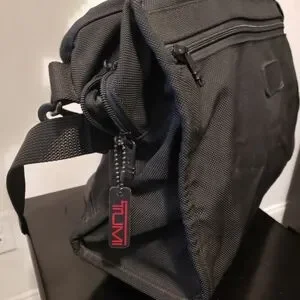 Tumi Nylon Messenger Bag With Shoulder Strap Color Black