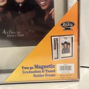Two Piece Magnetic Graduation And Tassel Holder Frame