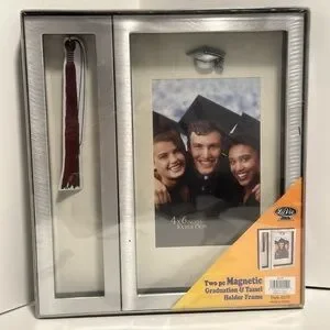 Two Piece Magnetic Graduation and Tassel Holder Frame