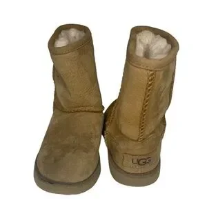 UGG Classic Chestnut Boots Toddler Size 10
