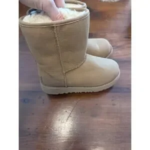 Ugg Classic Short Weatherproof Kids Boots Chestnut Size 13 NEW