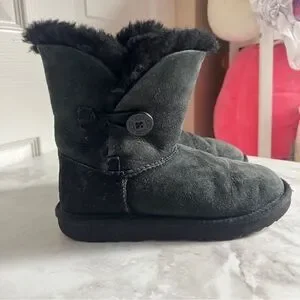 UGG Kid’s Button Bailey Boots