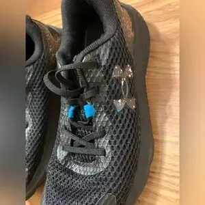 Under Amour Sneakers Size 2.5Y