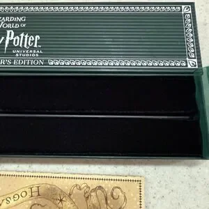 Universal Studios Interactive Collectors Wand Harry Potter 2022