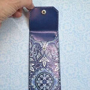 Vera Bradley Bonbon Medallion Snap Button Leatherette Pen Pouch EUC