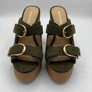 Veronica Beard Olive Green Platform Shoes with Gold Buckles Veronica Beard Olive Green Platform Shoes with Gold Buckles