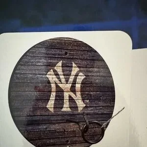 Victory Tailgate Hook & Ring NY Yankees Home House Wall Decor