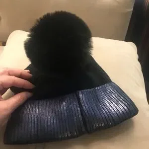 Vince Camuto hat