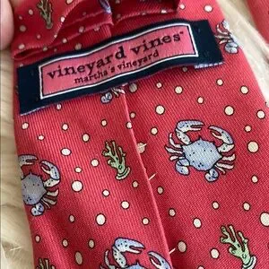 Vineyard Vines 100% Silk Crab Tie