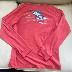 Vineyard Vines boys t-shirt size large red with swordfish