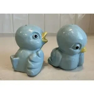 Vintage 1950's Little Blue Bird Salt And Pepper Shaker Set
