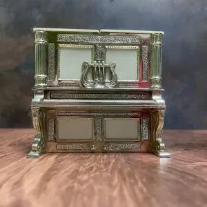 Vintage 1950s Plastic Upright Piano Salt & Pepper Shaker Set – Davis Products