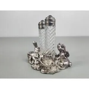 Vintage Arthur Court SIGNED 1998 Bunnies/Rabbits Salt And Pepper Shaker Set