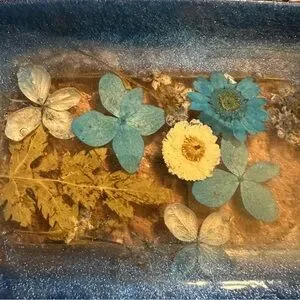 Vintage Blue Glittery Floral Dried Flowers Resin Lucite Soap Dish Trinket Decor