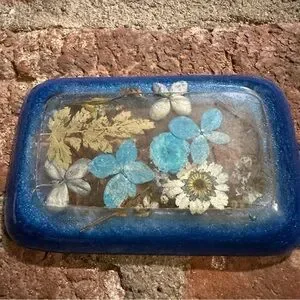 Vintage Blue Glittery Floral Dried Flowers Resin Lucite Soap Dish Trinket Decor