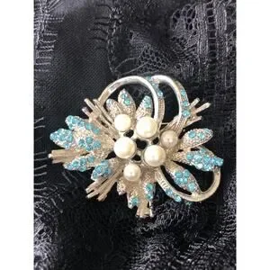 Vintage Blue Rhinestone and Pearl Brooch Bouquet Pin Vintage Blue Rhinestone and Pearl Brooch Bouquet Pin