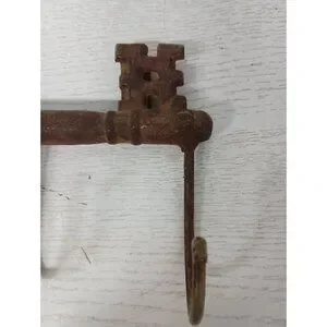Vintage Cast Iron Skeleton Key Shaped 3 Hook Wall Coat Hanger Key Holder Rustic