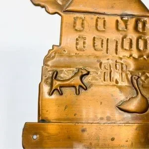 Vintage Embossed Copper Wall Hook – Colonial Farmhouse Scene With Dog And Ducks