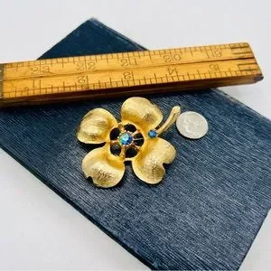 Vintage EXPAN signed textured gold tone clover brooch pin AB rhinestones Vintage EXPAN signed textured gold tone clover brooch pin AB rhinestones