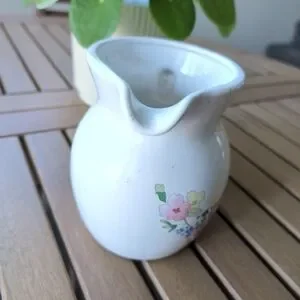 Vintage Floral Ceramic Planter – Cottagecore Home Décor