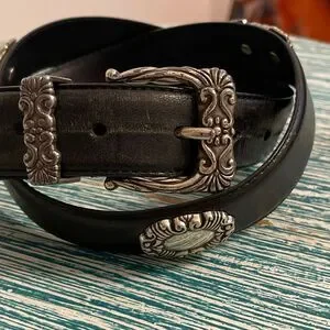 Vintage Fossil Women’s Leather Silver Scrollwork Belt Vintage Fossil Women’s Leather Silver Scrollwork Belt