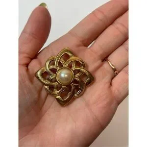Vintage Gold-Tone Filigree Brooch with Faux Pearl Center Vintage Gold-Tone Filigree Brooch with Faux Pearl Center