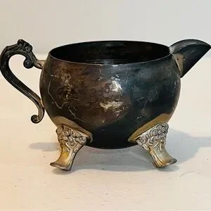 Vintage International Silver Co. Silverplated Sugar Bowl And Creamer Set 1991