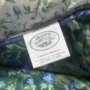 Vintage LAURA ASHLEY BRAMBLE BERRY Queen Reversible Comforter